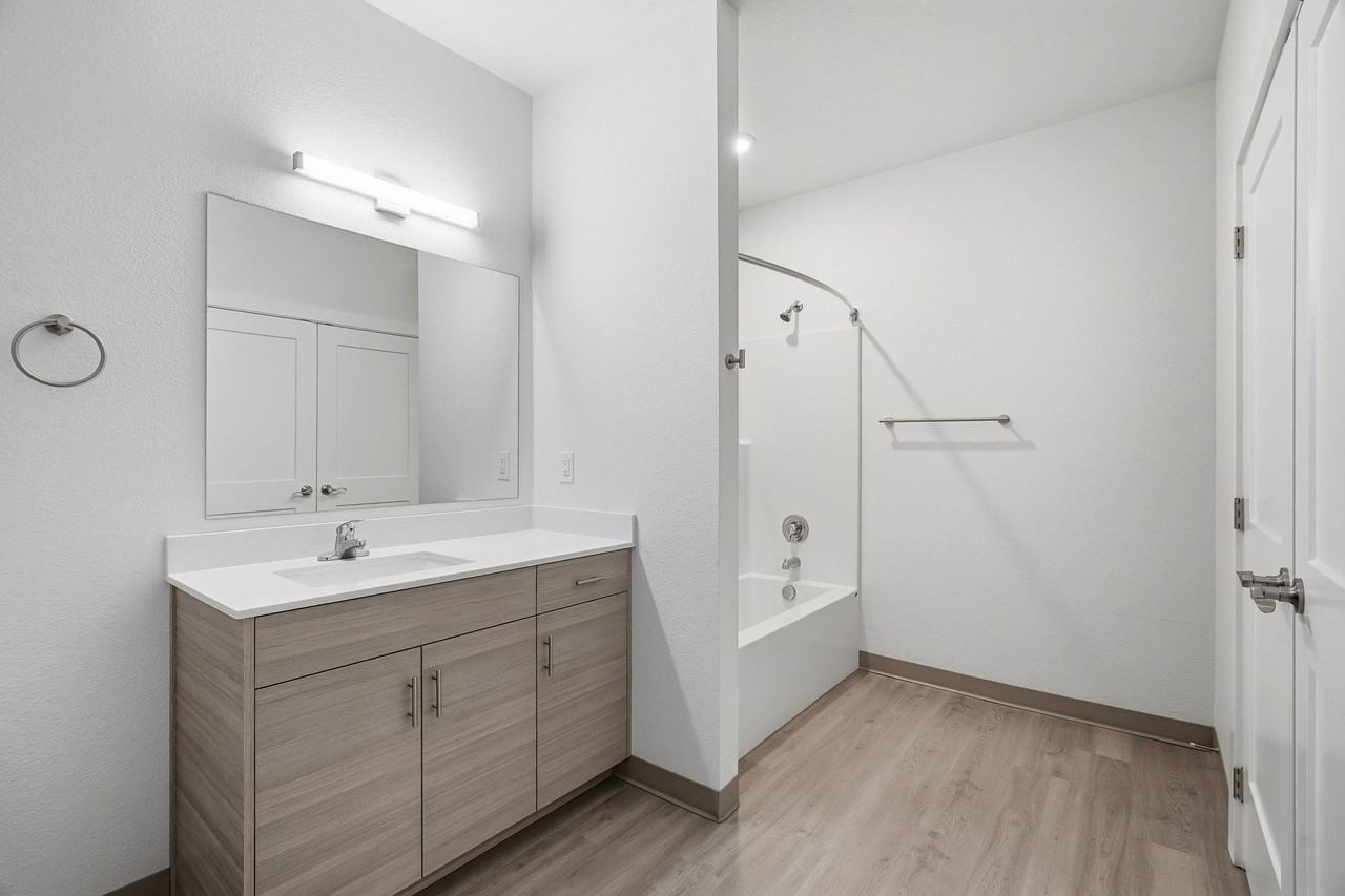 Dan Apartments! - Photo 5 of 12