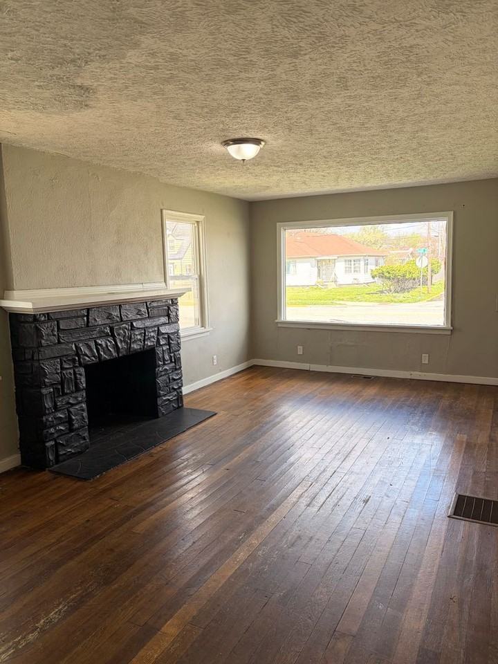 3107 South St - Photo 3 of 23