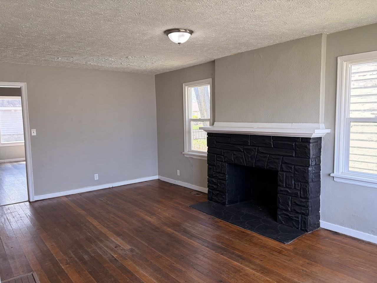 3107 South St - Photo 4 of 23