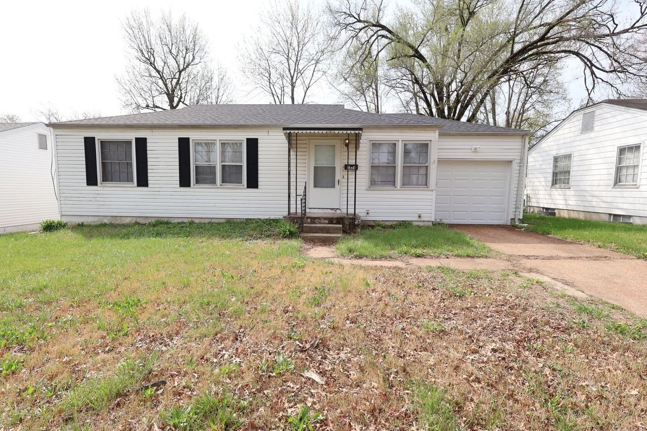 1426 Akron Dr - Photo 2 of 27