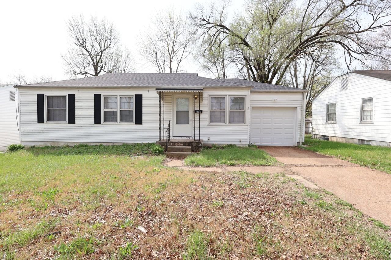 1426 Akron Dr - Photo 3 of 27