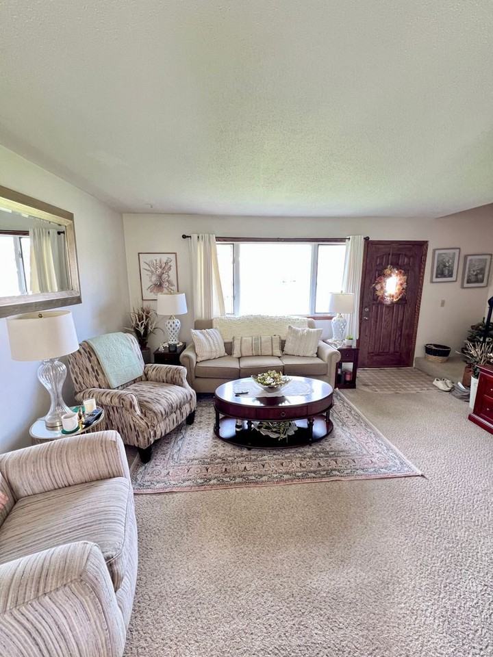 1618 N 32nd St - Photo 4 of 29