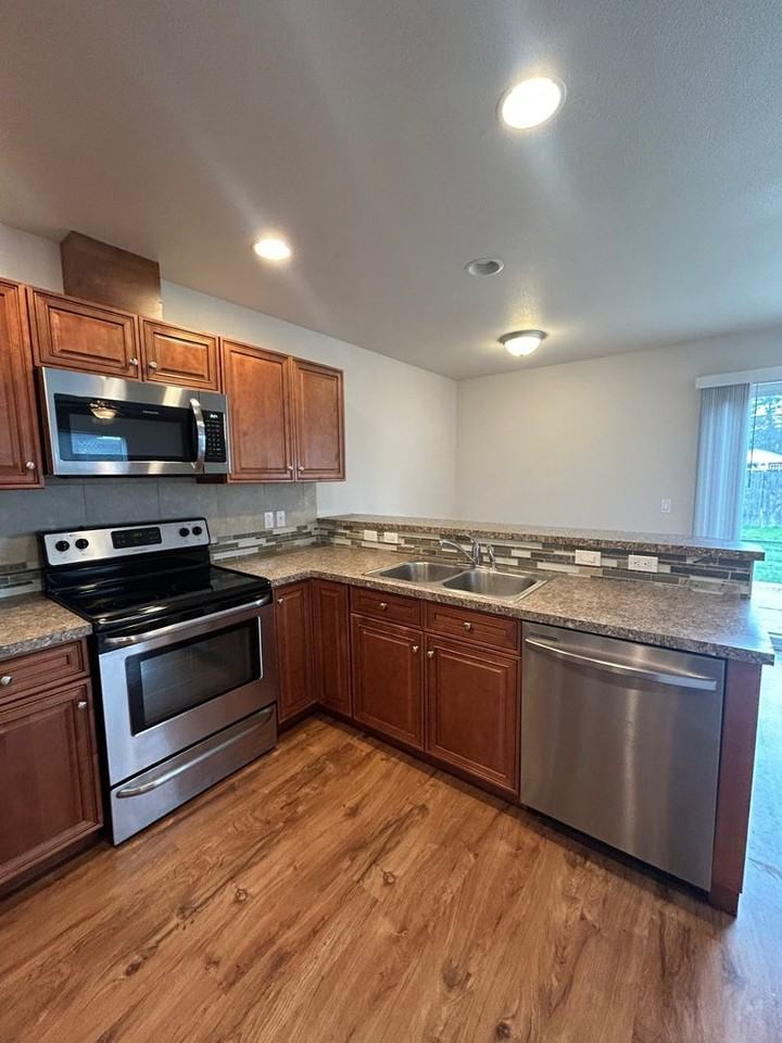 207 E 11th Ave - Photo 5 of 31