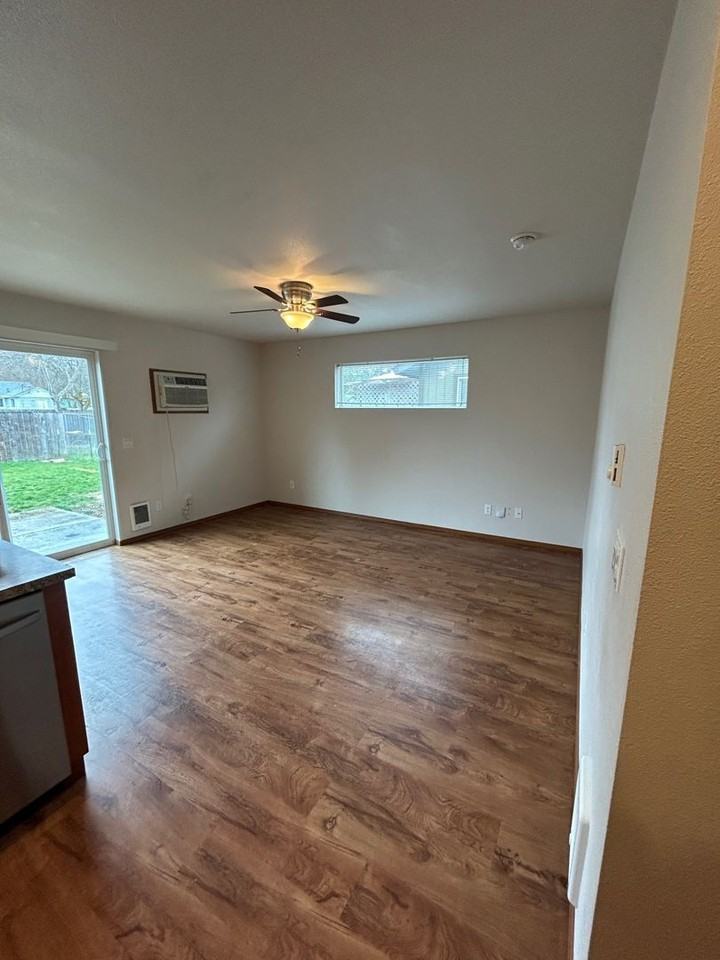 207 E 11th Ave - Photo 7 of 31