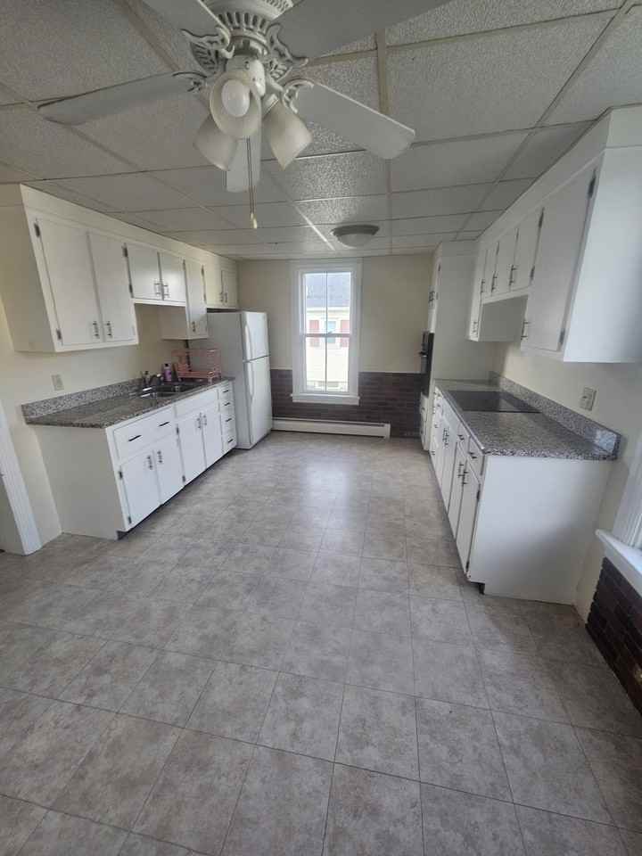 105 N Walnut St #B - Photo 2 of 5