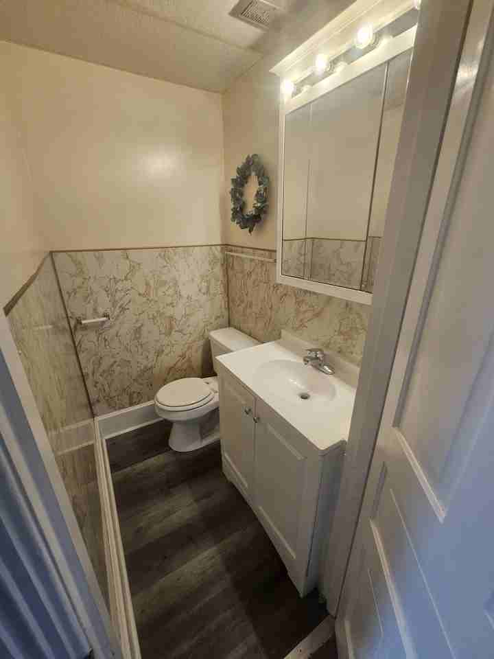 105 N Walnut St #B - Photo 4 of 5