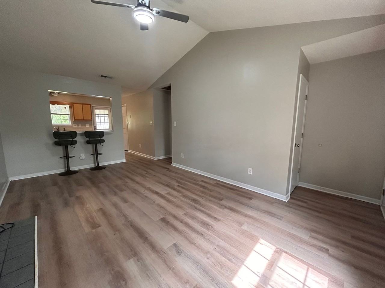 202 Deer Creek Dr - Photo 3 of 10