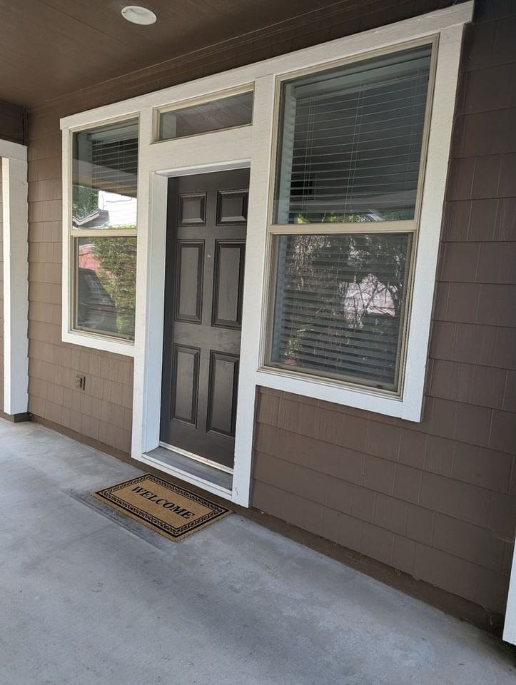 4654 Summerhays Pl - Photo 2 of 9