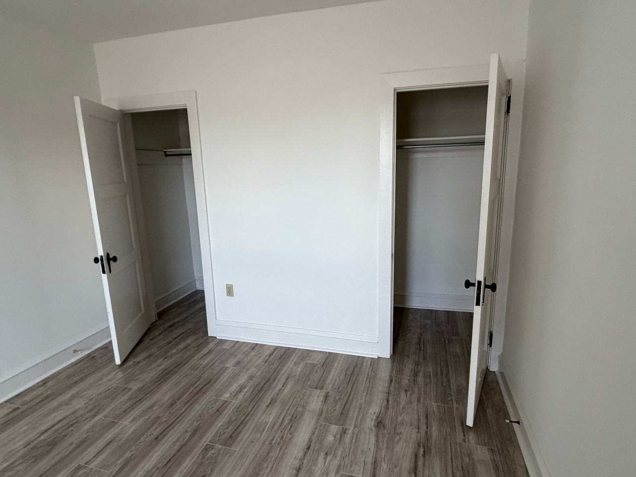 Maingate - Photo 2 of 9