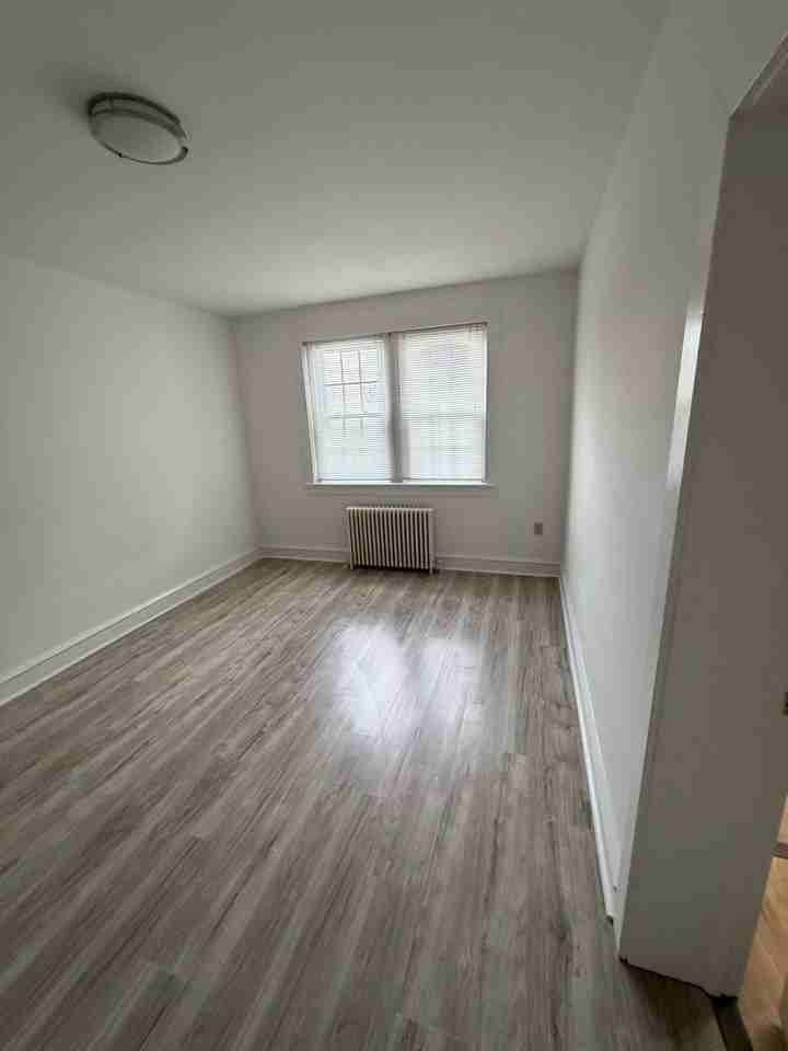 Maingate - Photo 3 of 9