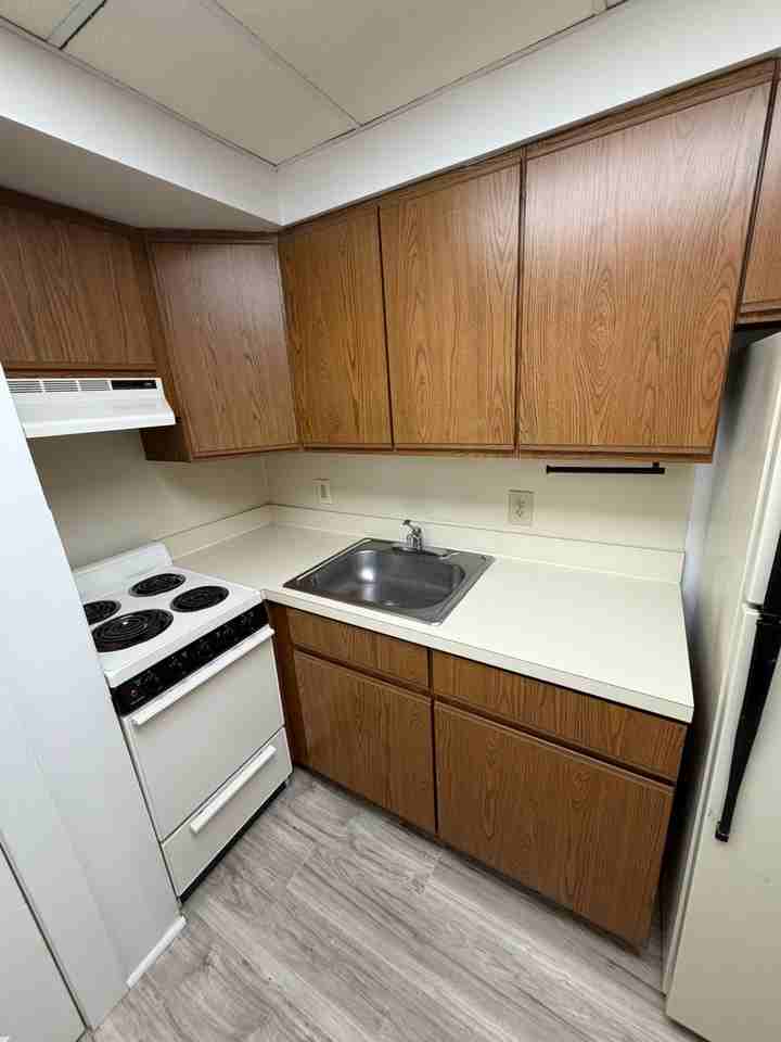 Maingate - Photo 6 of 9