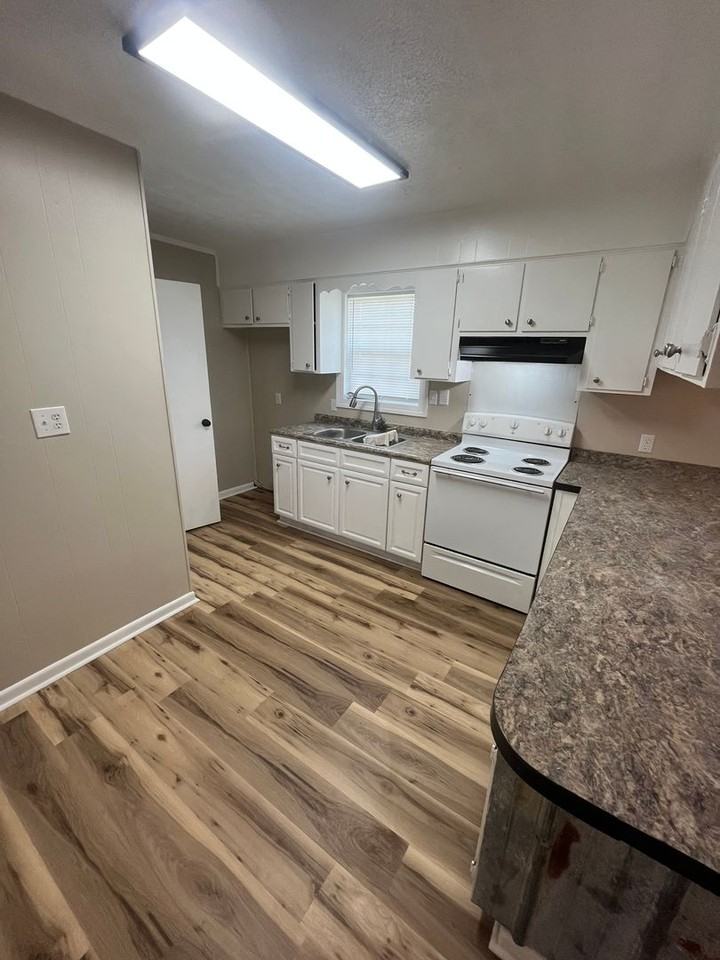655 Beach Rd - Photo 2 of 21