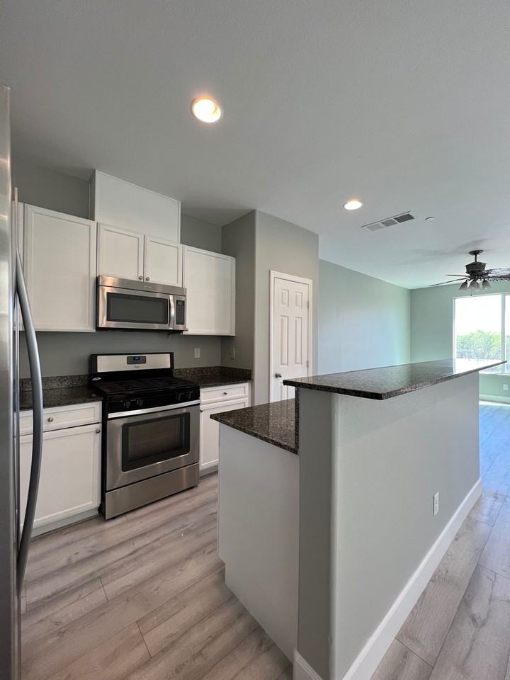 4530 Townwall St - Photo 3 of 9