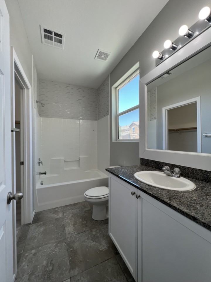 4530 Townwall St - Photo 5 of 9