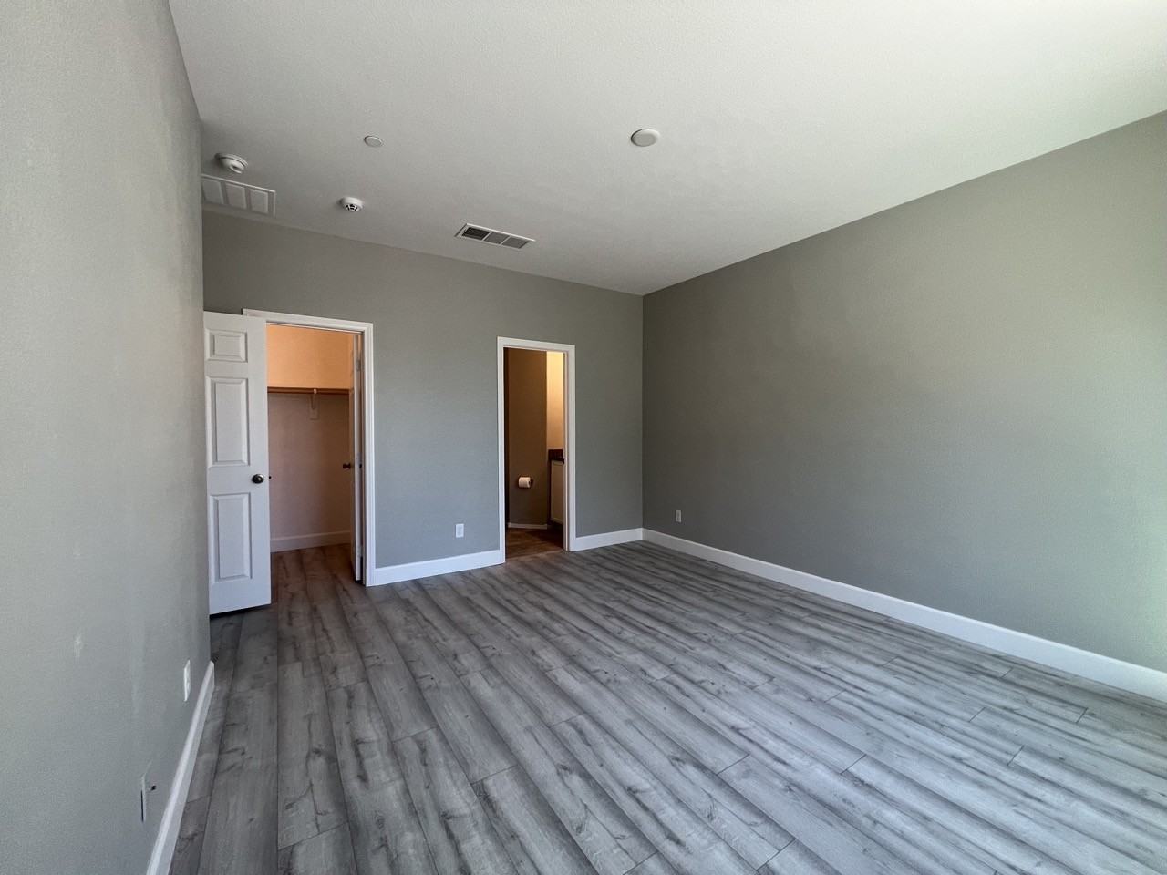 4530 Townwall St - Photo 6 of 9