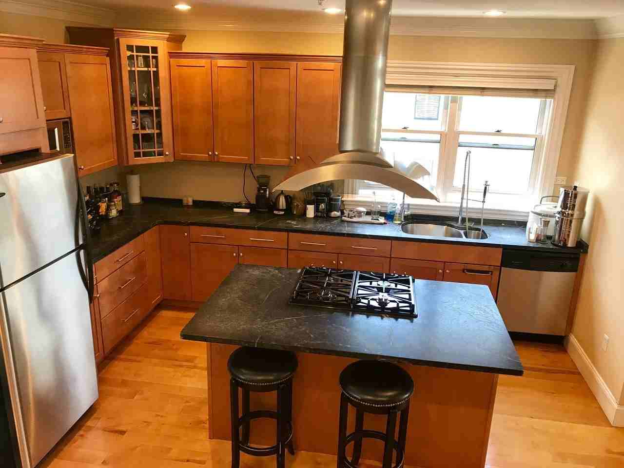 360362 Dorchester St #3 - Photo 3 of 38