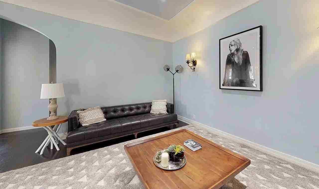 Charming Duplex in Prime Hancock Park Adjacent Location! - Photo 5 of 11