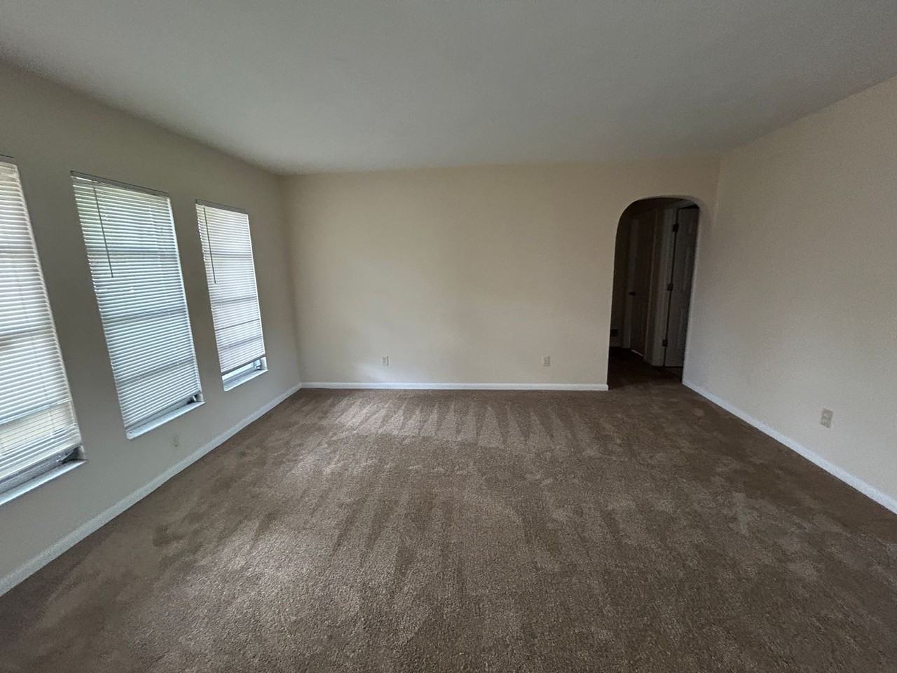 3832 Se 7th Ave - Photo 3 of 19