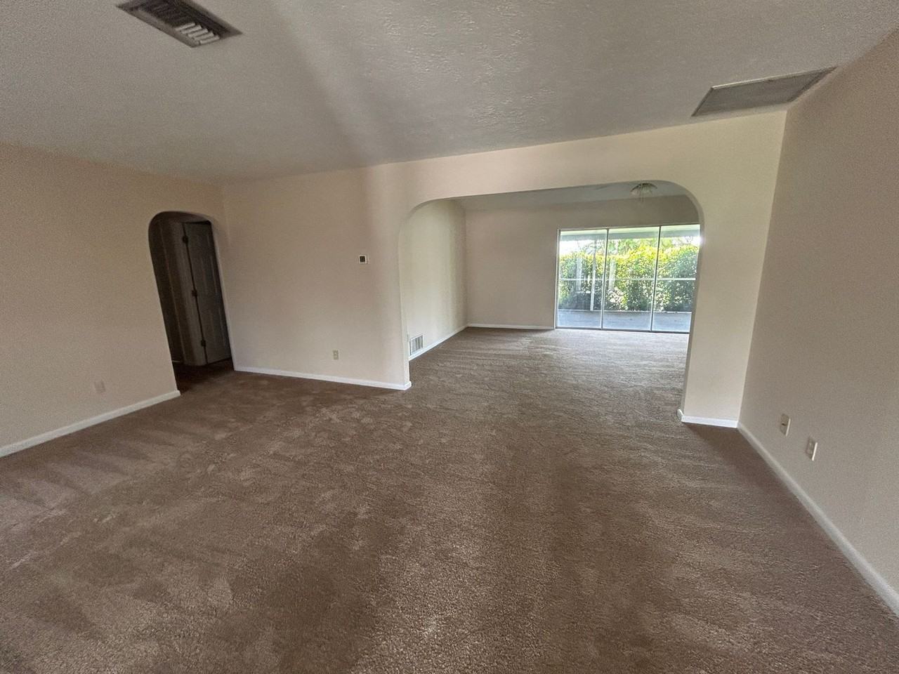 3832 Se 7th Ave - Photo 7 of 19