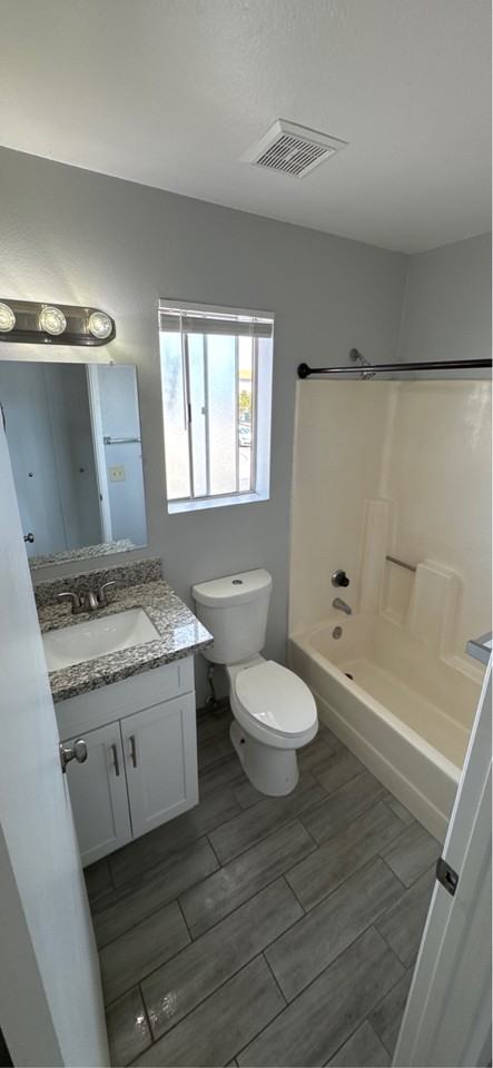 3012 E Cicero St #201 - Photo 7 of 9