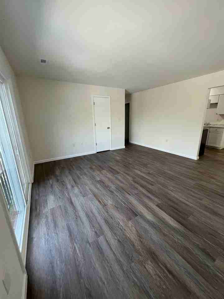 855 E Washington Ave #C5 - Photo 3 of 14