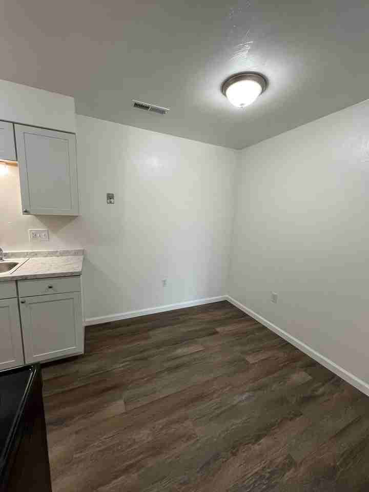 855 E Washington Ave #C5 - Photo 7 of 14