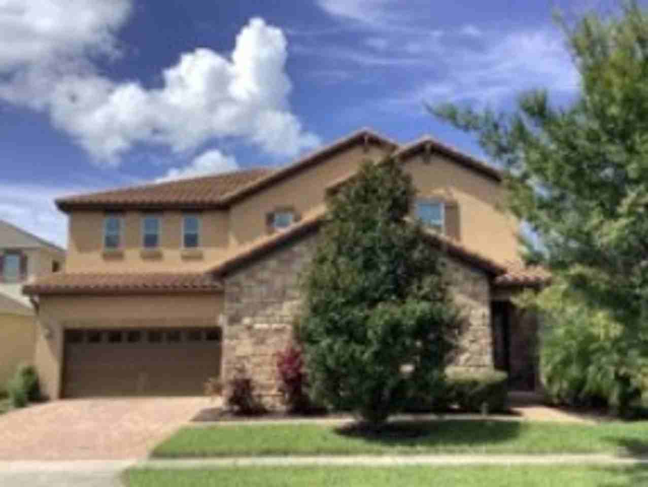 9240 Woodcrane Dr