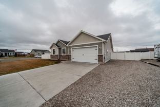 3950 E Ridgeland Dr - Photo 1 of 1