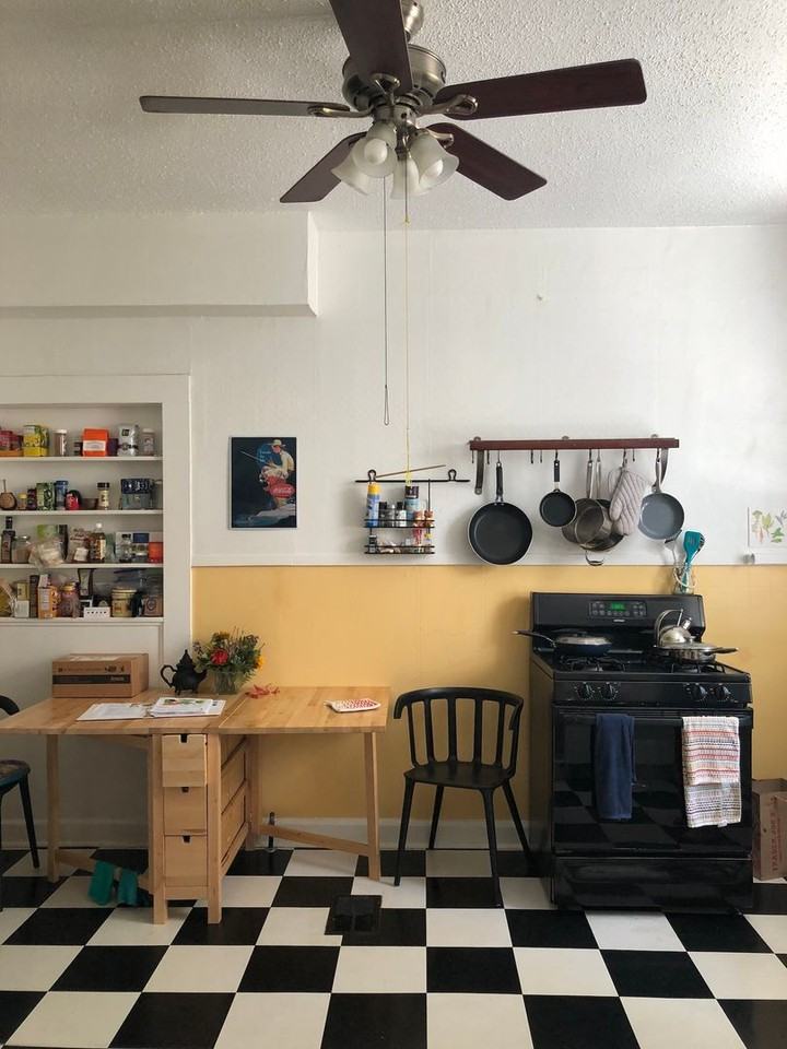906 W 22nd St (LO) - Photo 4 of 23