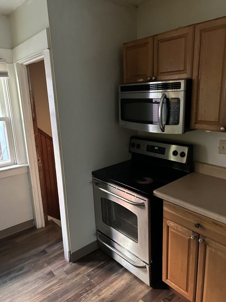 175 Lisbon Ave #1 - Photo 5 of 10