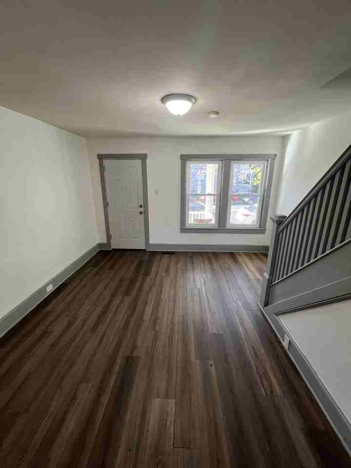 605 Lehigh Ave #1 - Photo 5 of 18