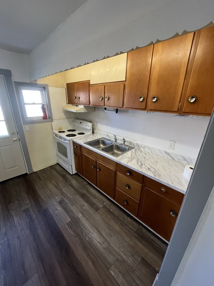 605 Lehigh Ave #1 - Photo 7 of 18