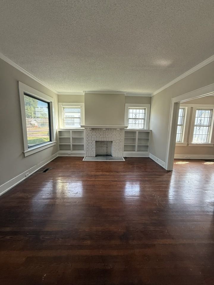 1437 Woodland Ave Sw #1 - Photo 2 of 8