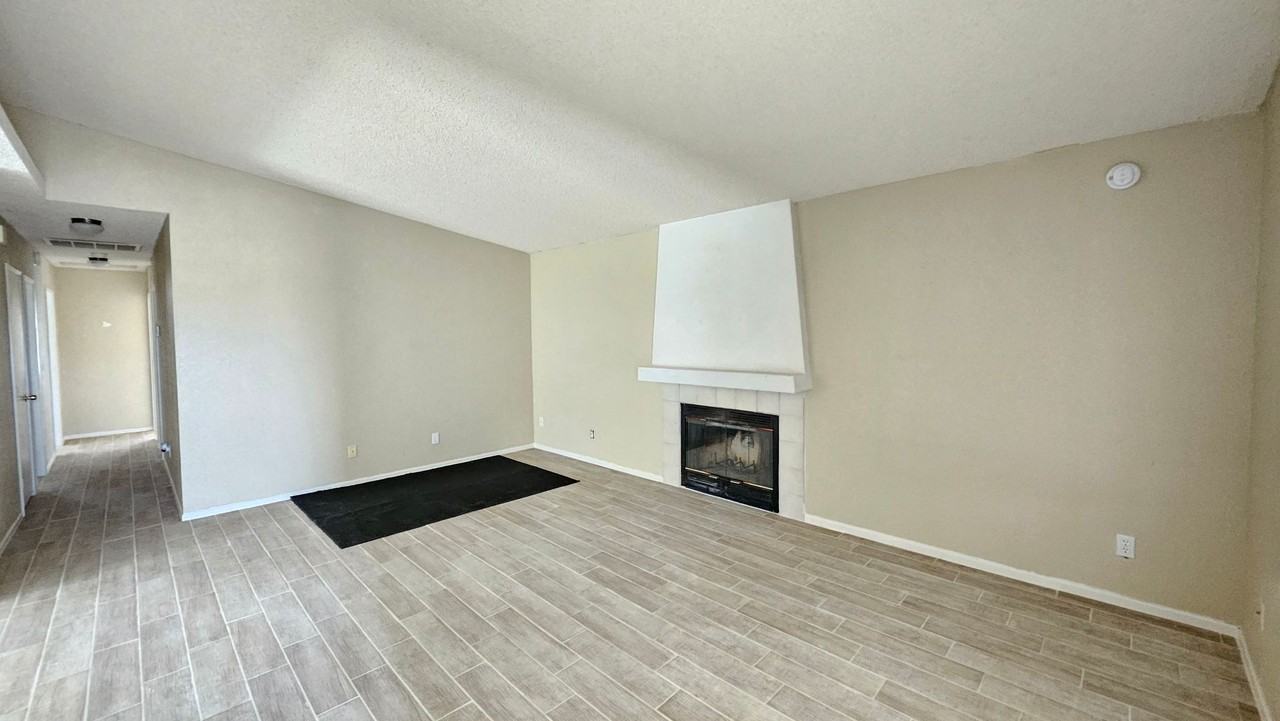 8124 Underwood Ave - Photo 2 of 12