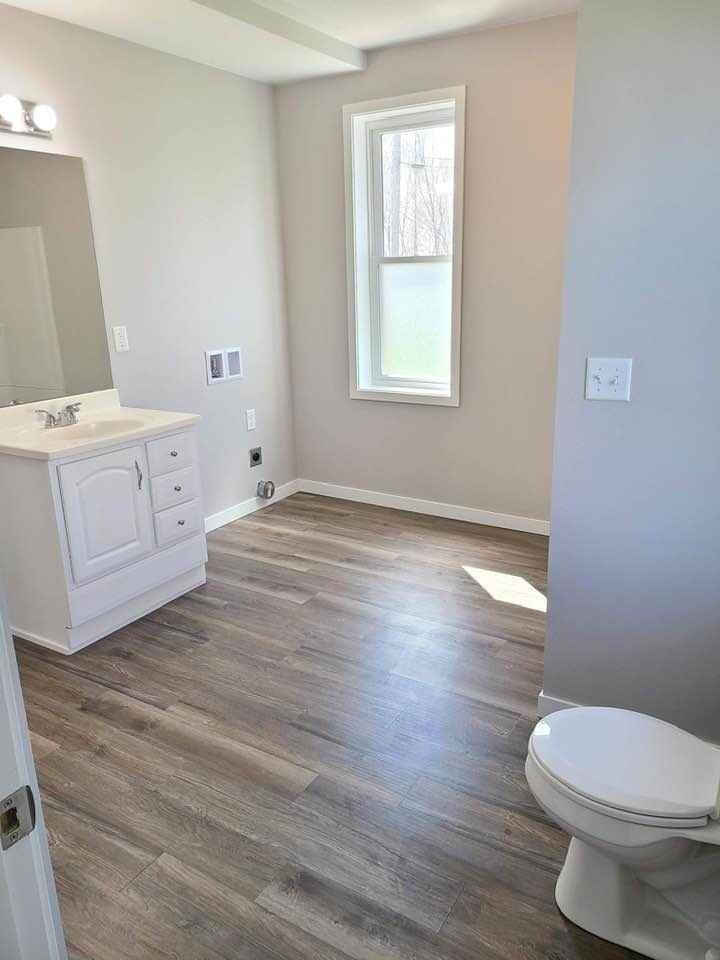 301 Spring St #1 - Photo 6 of 10