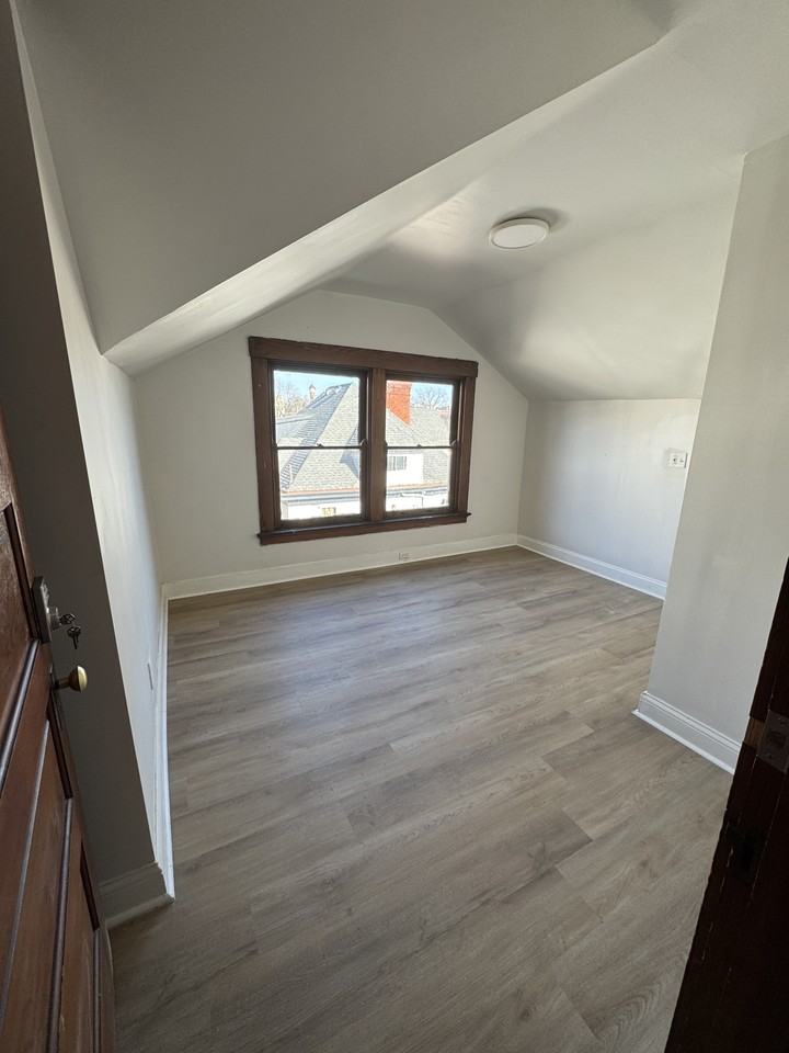 2241 Burnet Ave #1 - Photo 6 of 9