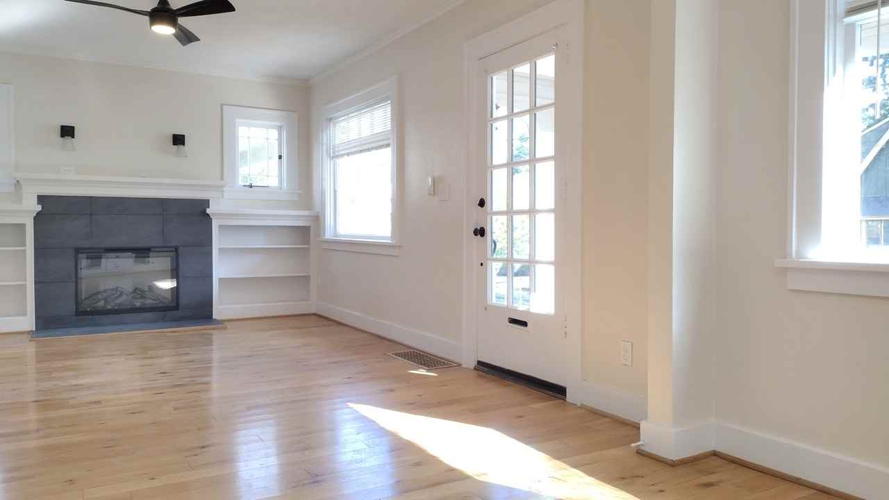 2551 Ne 32nd Pl #1 - Photo 3 of 10