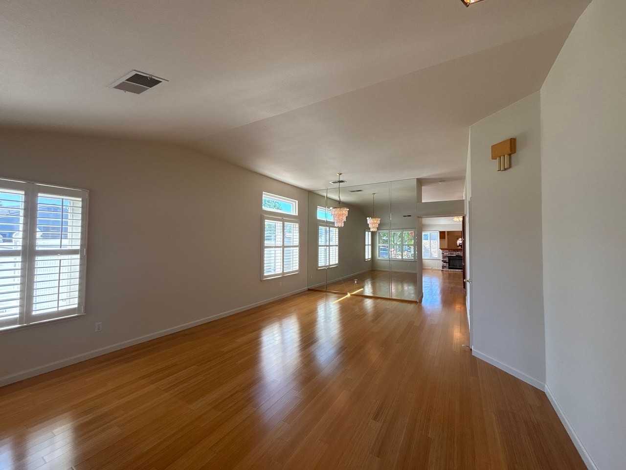 1843 Fairhaven Way - Photo 3 of 15