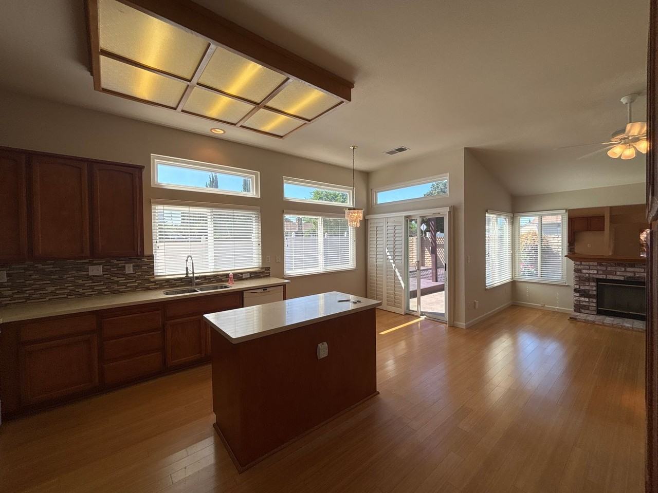 1843 Fairhaven Way - Photo 4 of 15