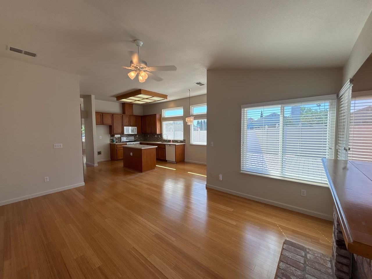 1843 Fairhaven Way - Photo 5 of 15