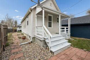 1233 1/2 S 14th St - Photo 1 of 1