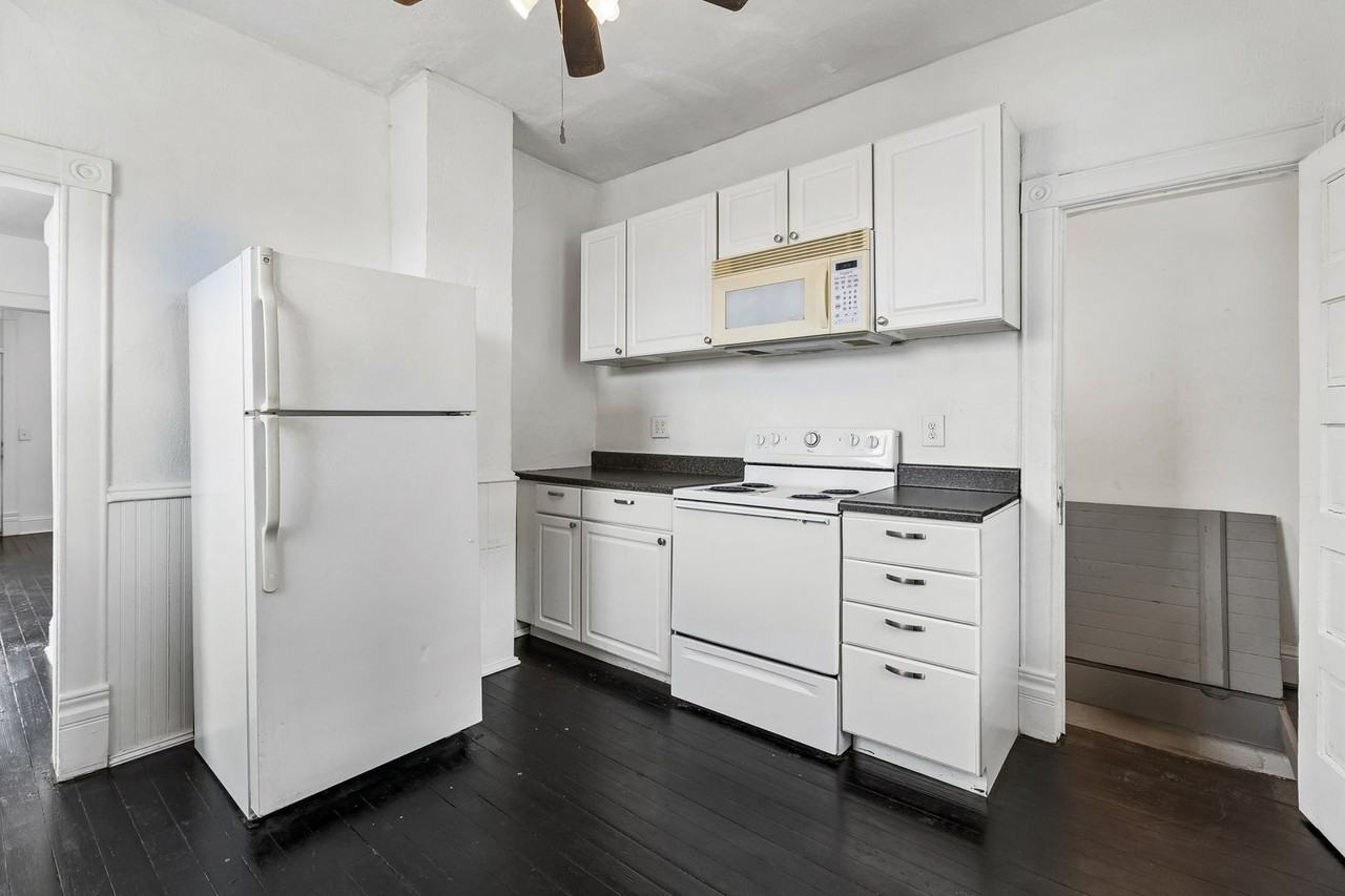 1233 1/2 S 14th St - Photo 6 of 20