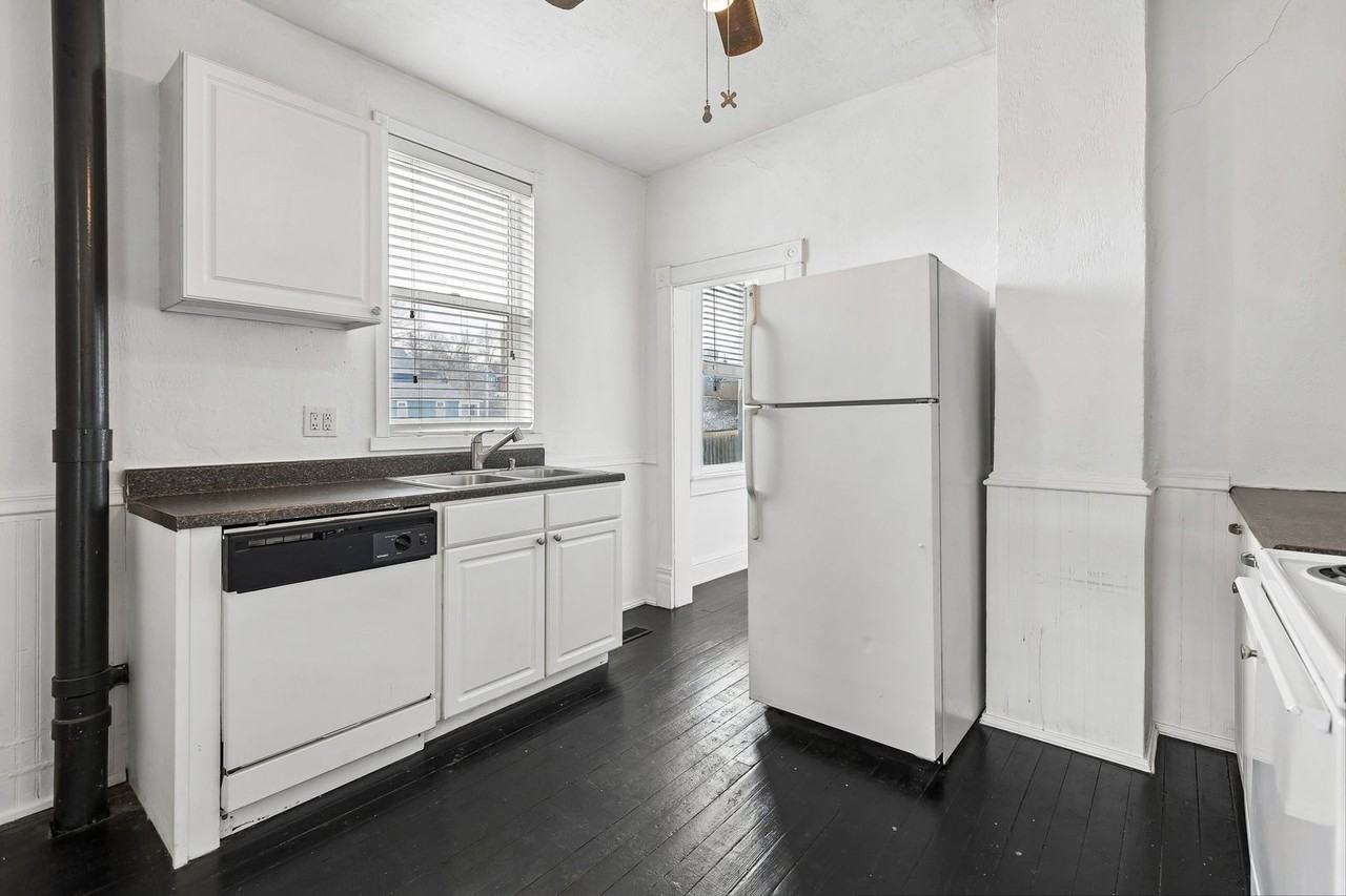 1233 1/2 S 14th St - Photo 7 of 20