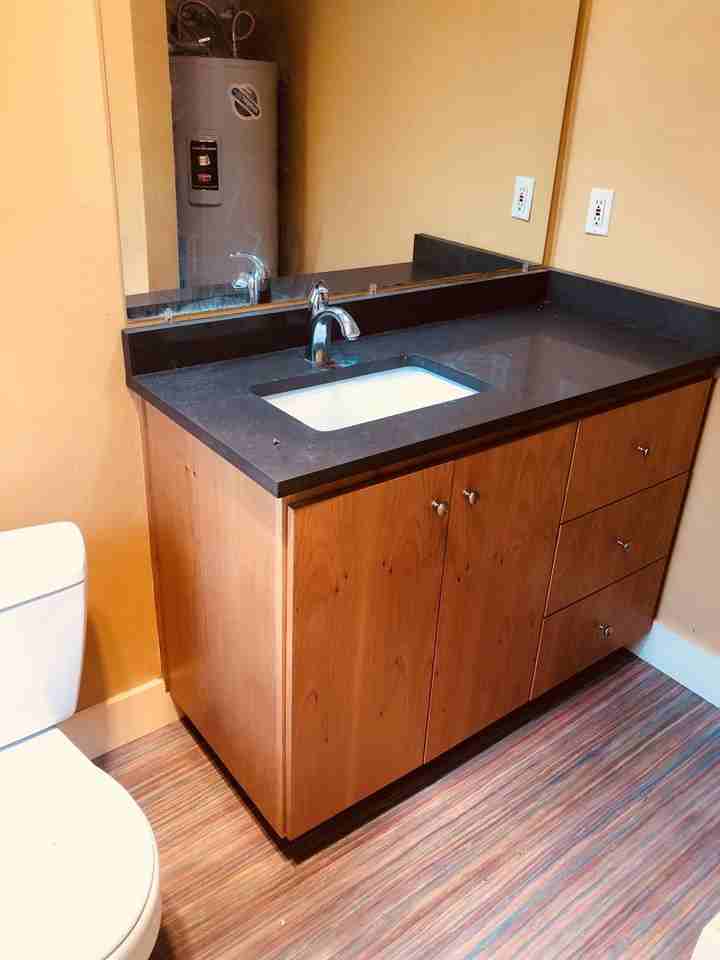 302 Nw Harriman St #4 - Photo 6 of 9