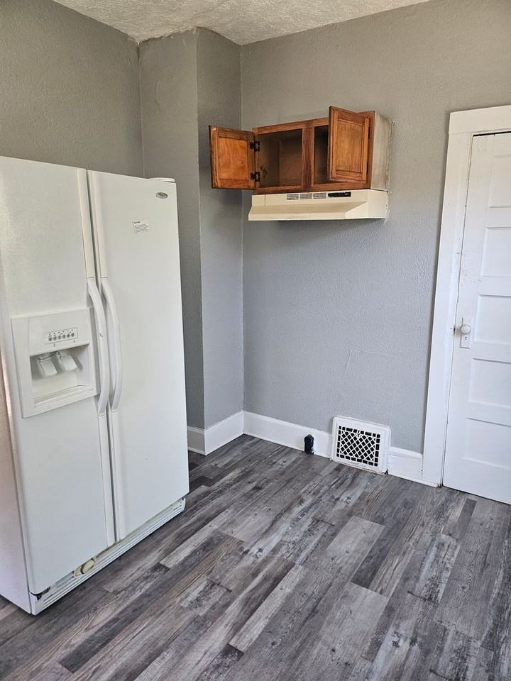 909 N 5th Ave - Photo 5 of 8