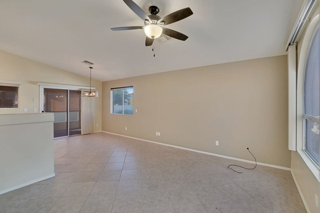 98 E Futurity Pl - Photo 3 of 17