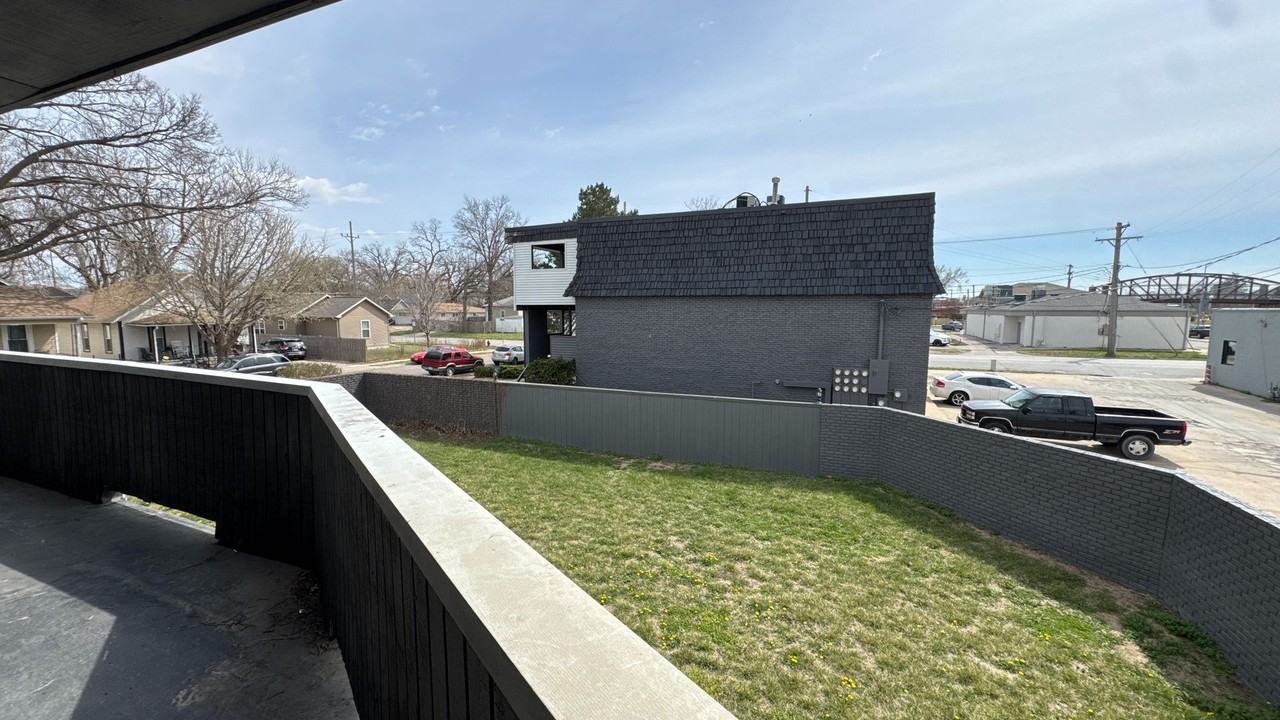 1121 N 28th St #7 - Photo 7 of 26