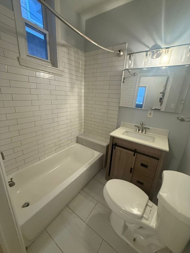 3805 Baring St - Photo 4 of 9