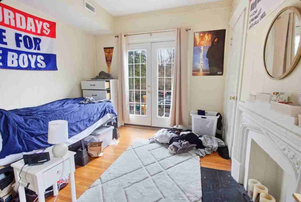 132 Parker St - Photo 3 of 8