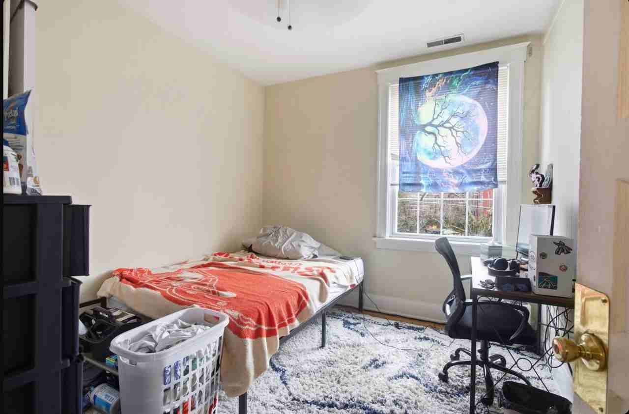 132 Parker St - Photo 4 of 8